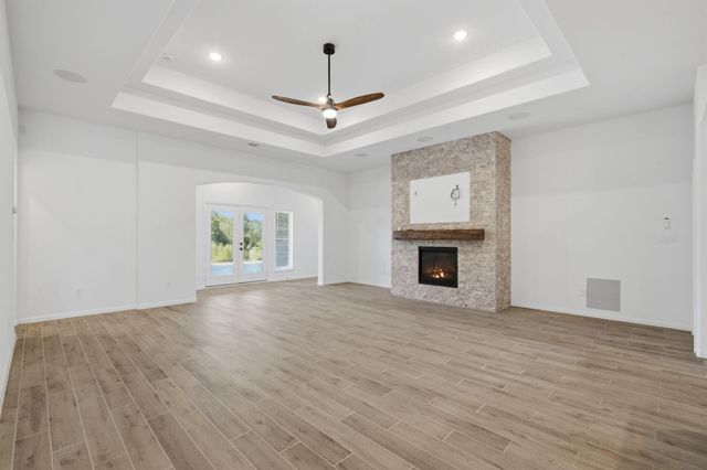 224 Peninsula Point Drive, Montgomery, TX 77356