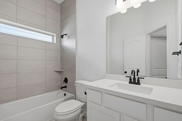 224 Peninsula Point Drive, Montgomery, TX 77356