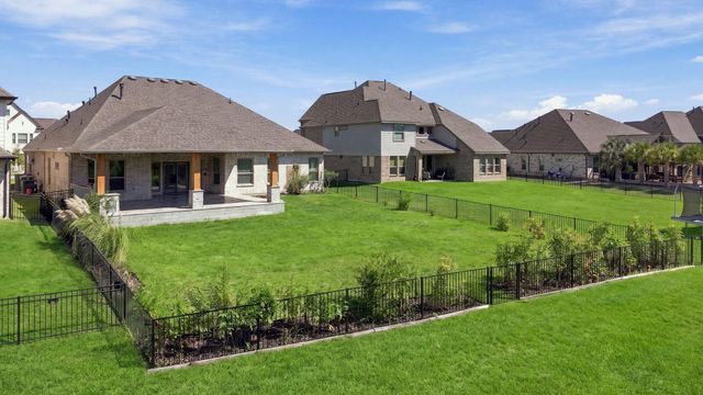 224 Peninsula Point Drive, Montgomery, TX 77356