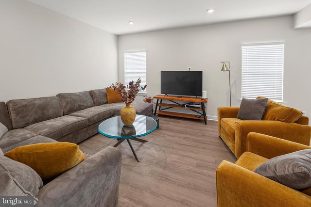 217 CORNWALL DR, Swedesboro, NJ 08085