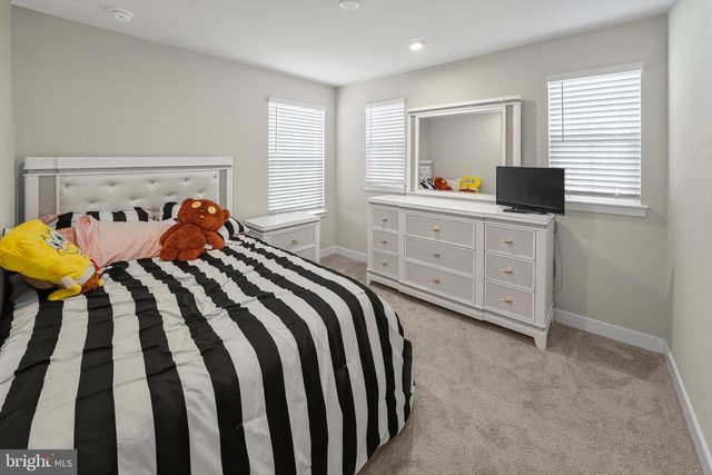 217 CORNWALL DR, Swedesboro, NJ 08085