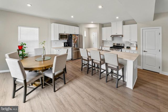 217 CORNWALL DR, Swedesboro, NJ 08085
