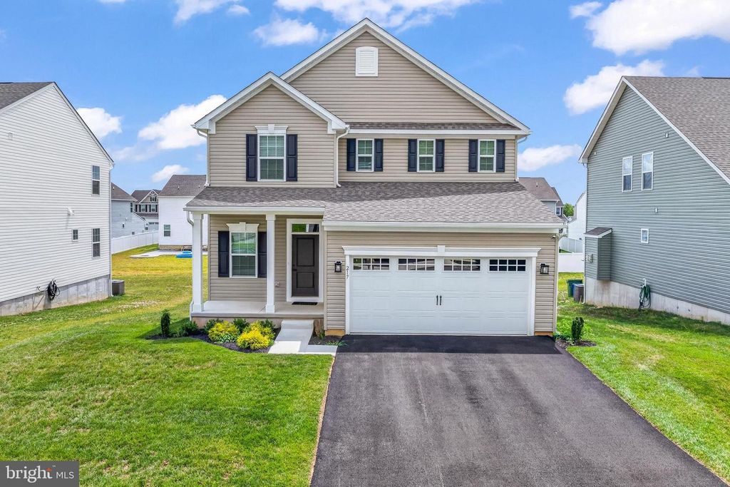 217 CORNWALL DR, Swedesboro, NJ 08085