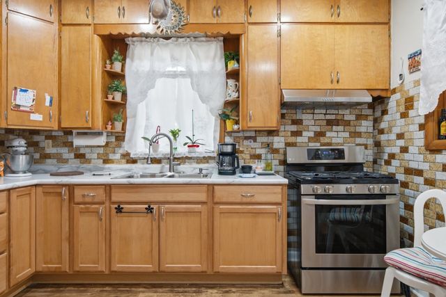4746 N Karlov Avenue, Chicago, IL 60630