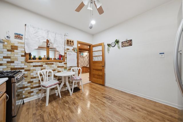 4746 N Karlov Avenue, Chicago, IL 60630