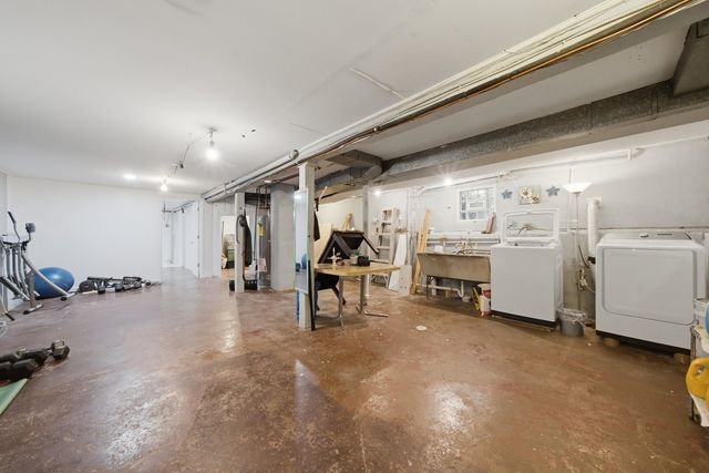 4746 N Karlov Avenue, Chicago, IL 60630