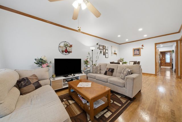4746 N Karlov Avenue, Chicago, IL 60630