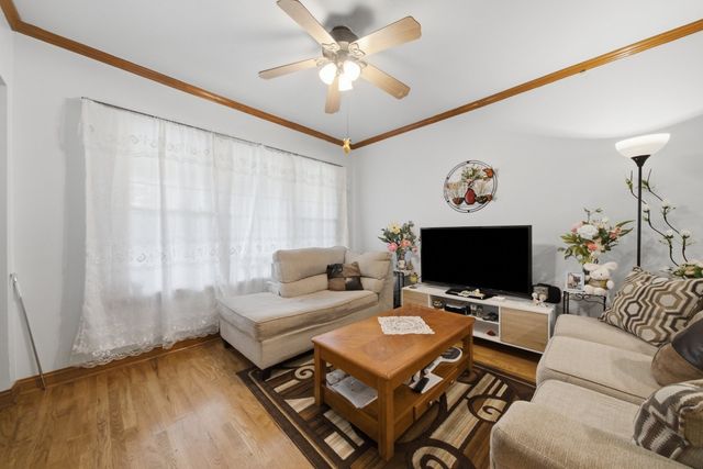 4746 N Karlov Avenue, Chicago, IL 60630