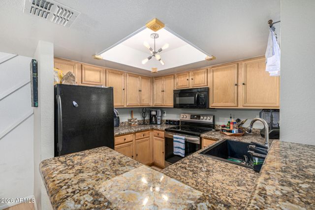 5757 W EUGIE Avenue W 1110, Glendale, AZ 85304