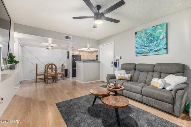 5757 W EUGIE Avenue W 1110, Glendale, AZ 85304