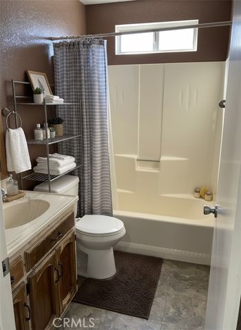 18403 Danbury, Hesperia, CA 92345