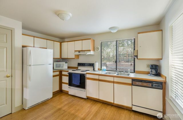 9401 167 Street Ct E, Puyallup, WA 98375