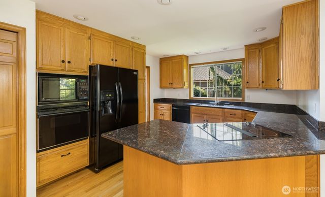 9401 167 Street Ct E, Puyallup, WA 98375