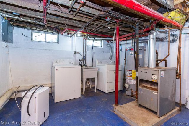 4120 Lotus Drive, Waterford Charter Township, MI 48329