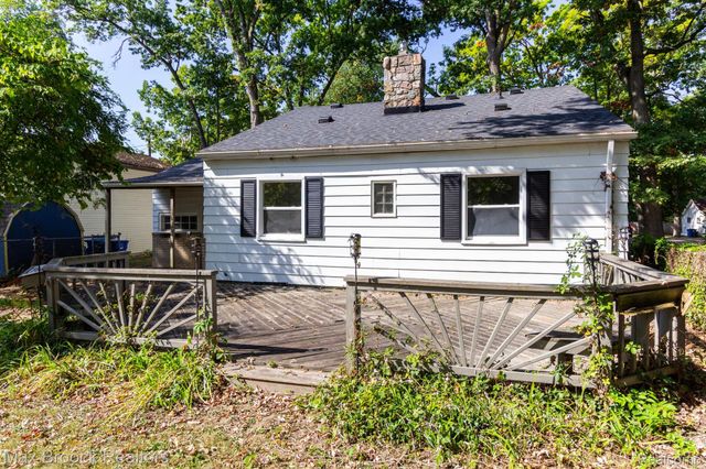 4120 Lotus Drive, Waterford Charter Township, MI 48329