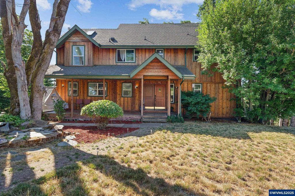 Image 1 of property listing at 5655 violet Dr, Sheridan, OR 97378