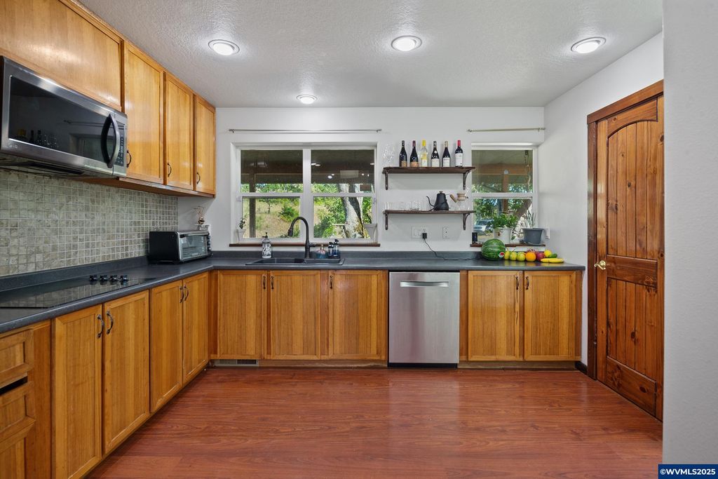 Image 18 of property listing at 5655 violet Dr, Sheridan, OR 97378