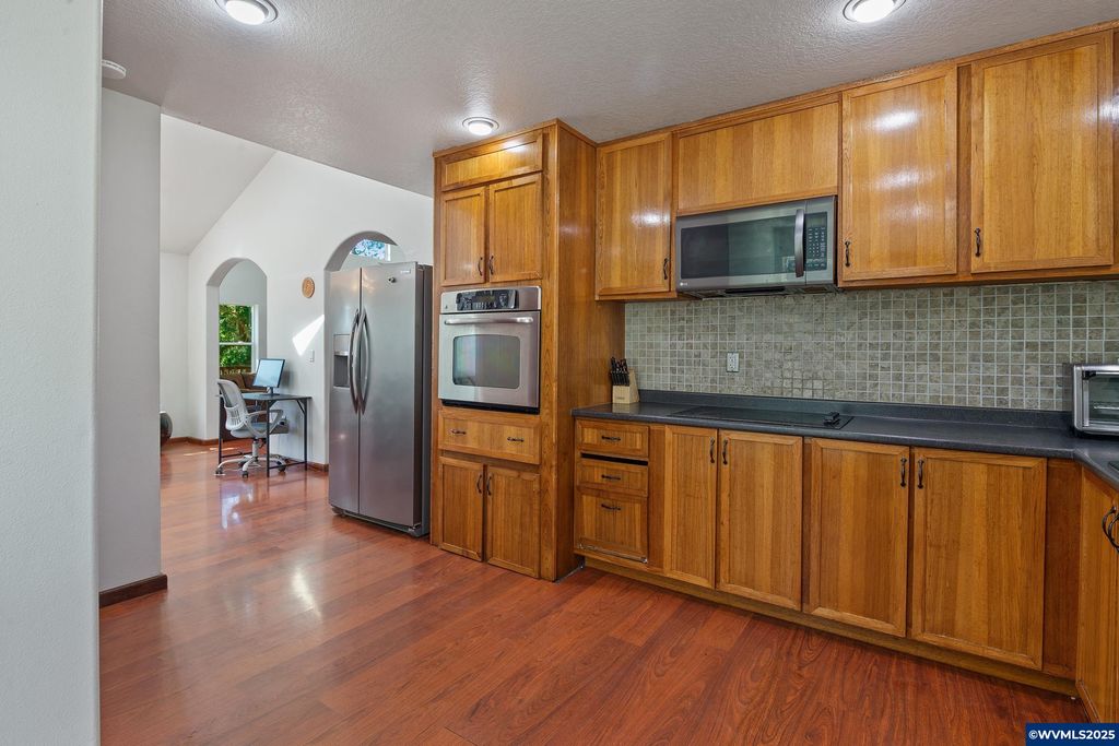 Image 20 of property listing at 5655 violet Dr, Sheridan, OR 97378