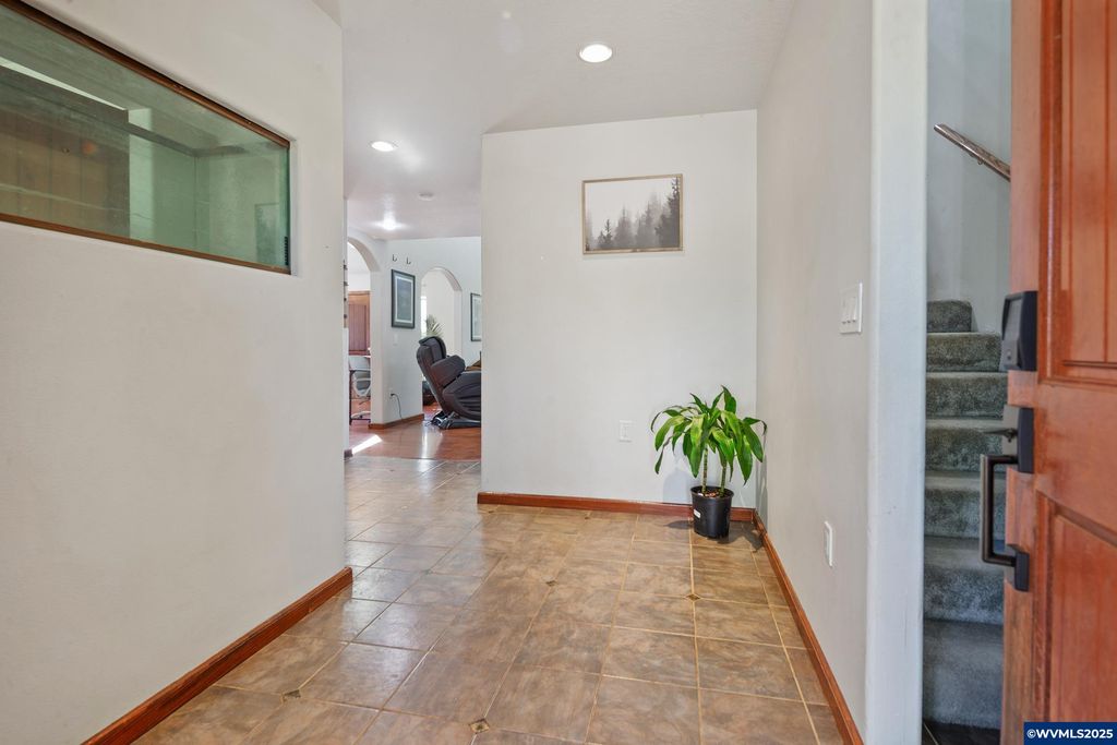 Image 28 of property listing at 5655 violet Dr, Sheridan, OR 97378