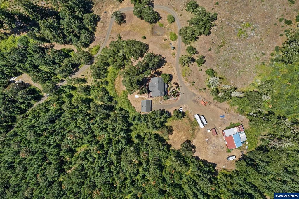 Image 44 of property listing at 5655 violet Dr, Sheridan, OR 97378