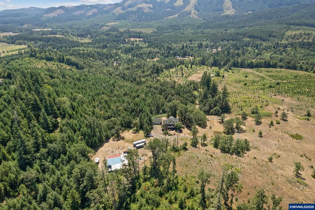 Image 47 of property listing at 5655 violet Dr, Sheridan, OR 97378