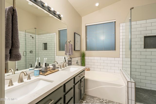 9013 W Villa Maria Drive, Peoria, AZ 85382