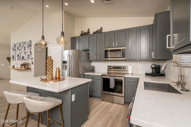 9013 W Villa Maria Drive, Peoria, AZ 85382