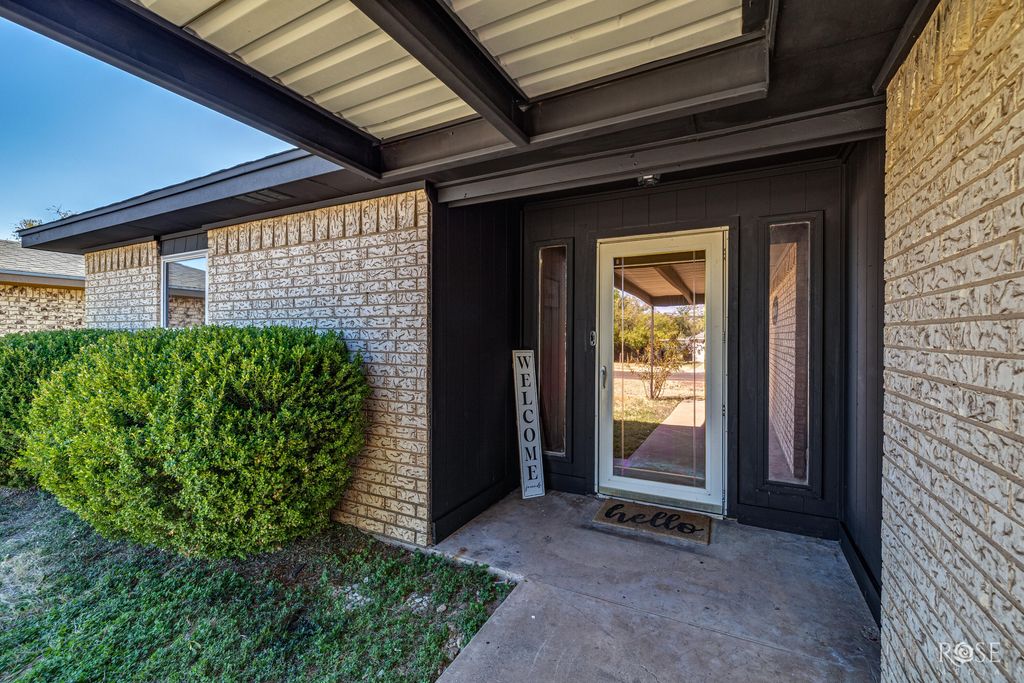 Image 3 of property listing at 1421 Millspaugh Street, San Angelo, TX 76901