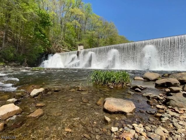 54 Northwood Dr, High Bridge Boro, NJ 08829