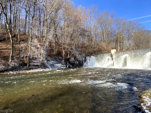 54 Northwood Dr, High Bridge Boro, NJ 08829