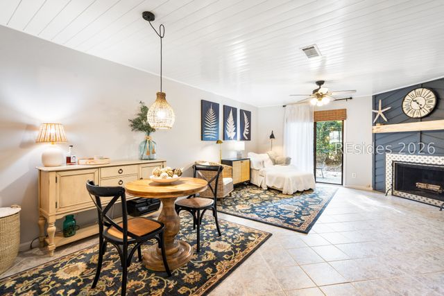 96 Mathews Dr Apt 164, Hilton Head Island, SC 29926