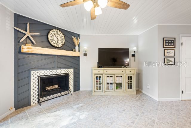 96 Mathews Dr Apt 164, Hilton Head Island, SC 29926