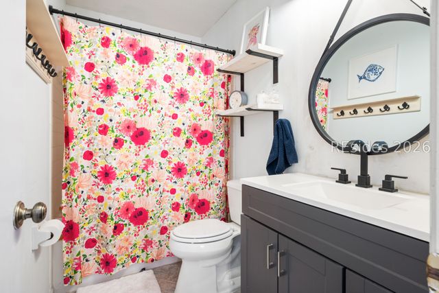 96 Mathews Dr Apt 164, Hilton Head Island, SC 29926