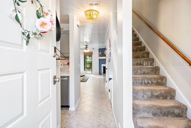 96 Mathews Dr Apt 164, Hilton Head Island, SC 29926