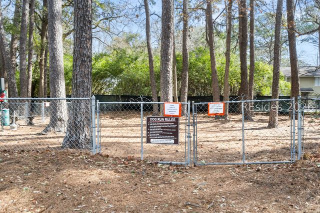 96 Mathews Dr Apt 164, Hilton Head Island, SC 29926