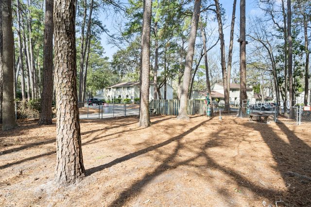 96 Mathews Dr Apt 164, Hilton Head Island, SC 29926