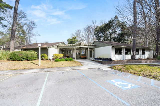 96 Mathews Dr Apt 164, Hilton Head Island, SC 29926