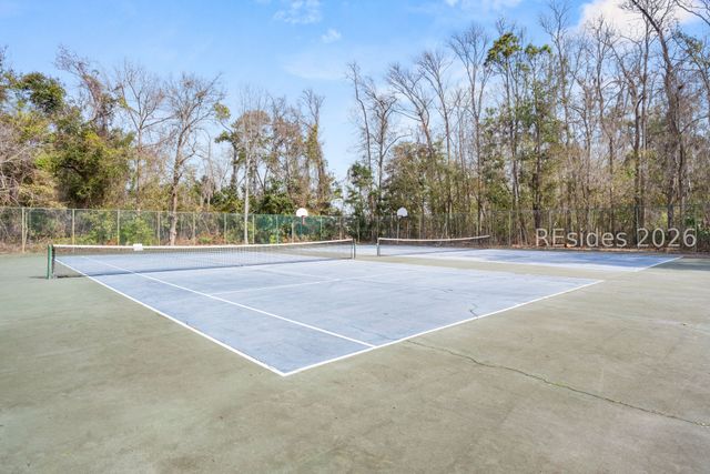 96 Mathews Dr Apt 164, Hilton Head Island, SC 29926