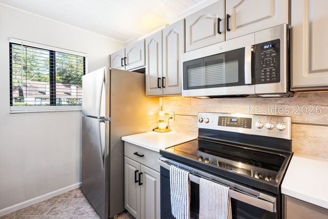 96 Mathews Dr Apt 164, Hilton Head Island, SC 29926