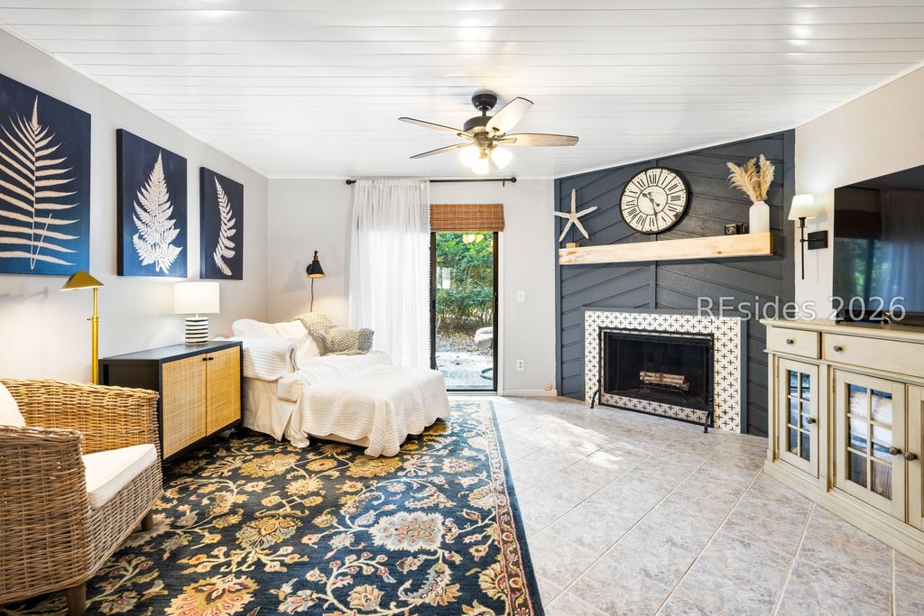 96 Mathews Dr Apt 164, Hilton Head Island, SC 29926