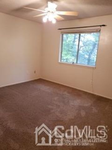 10 Nicholas Court, Spotswood, NJ 08884