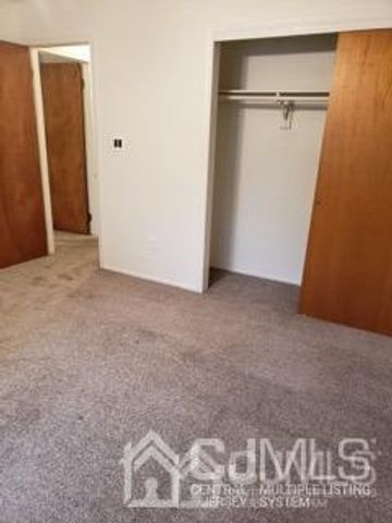 10 Nicholas Court, Spotswood, NJ 08884