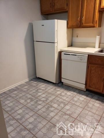 10 Nicholas Court, Spotswood, NJ 08884