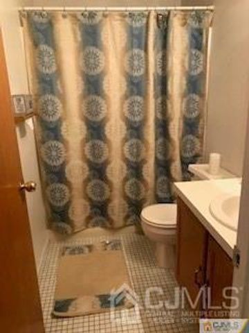 10 Nicholas Court, Spotswood, NJ 08884