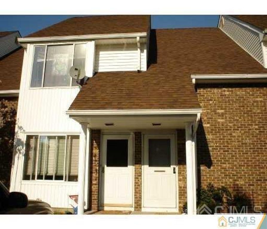 10 Nicholas Court, Spotswood, NJ 08884