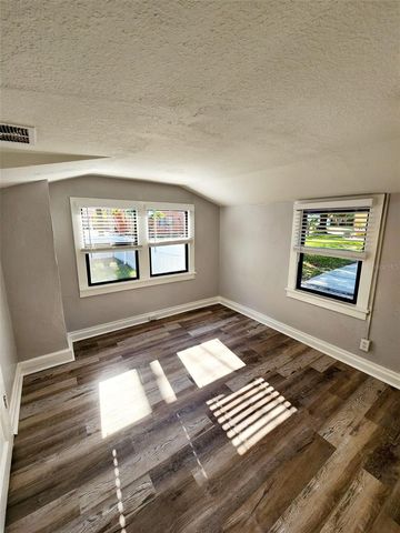 2801 18TH STREET N, St Petersburg, FL 33713