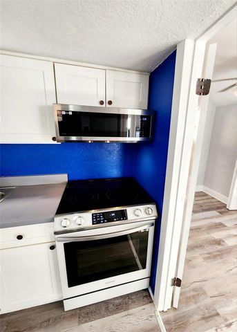 2801 18TH STREET N, St Petersburg, FL 33713
