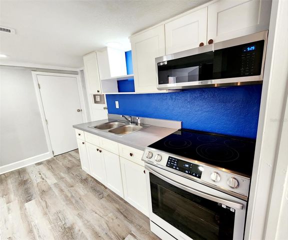 2801 18TH STREET N, St Petersburg, FL 33713