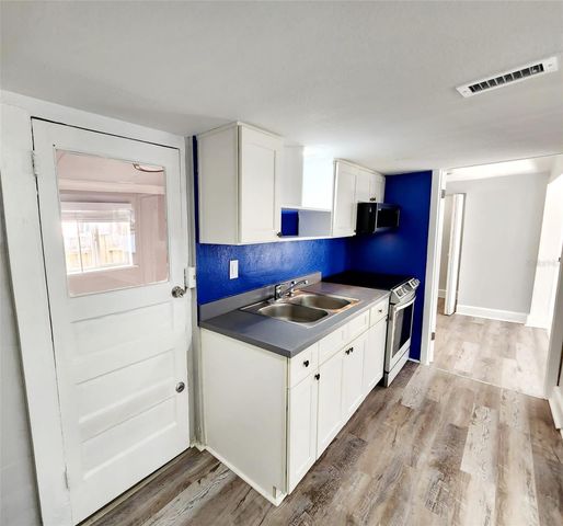2801 18TH STREET N, St Petersburg, FL 33713