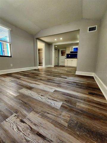 2801 18TH STREET N, St Petersburg, FL 33713